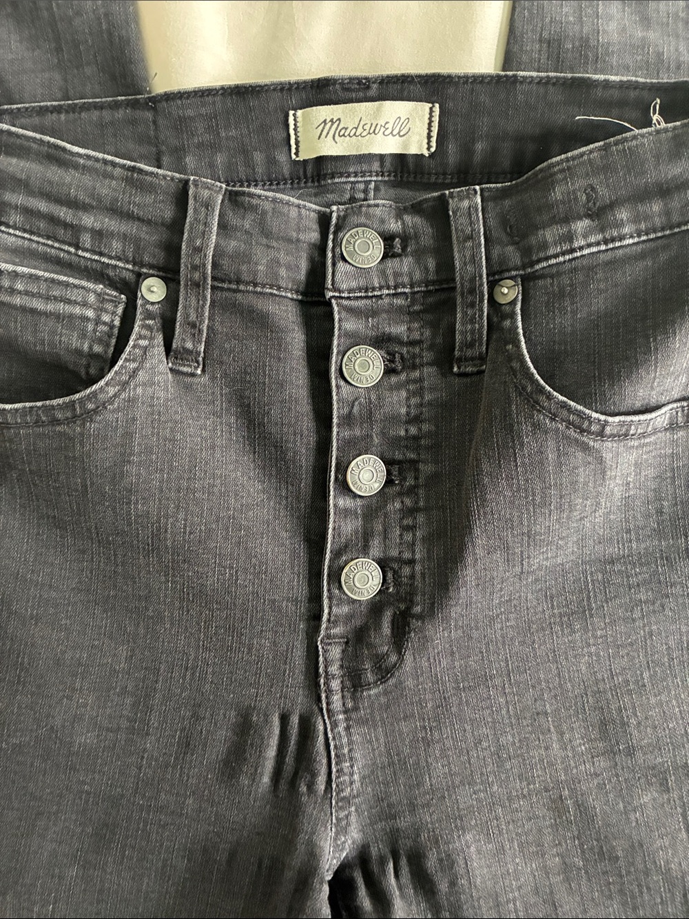 Madewell Women’s 10” high rise  Skinny Button-Fly Jeans frayed hem